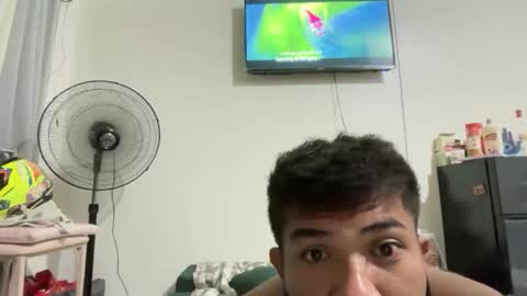 shake_raytow34 online show from May 3, 2026, 4:57 pm
