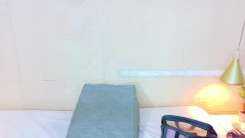 Catalina online show from April 1, 2026, 7:55 pm