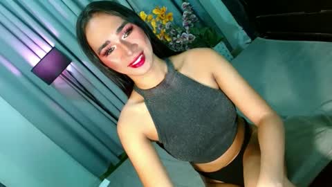 Snapshot of shane_hugexx chatting on January 2, 2025, 12:13 pm MISS SHANE online show from January 2, 2025, 12:13 pm