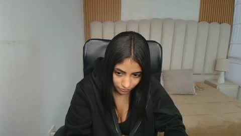 Snapshot of shaneelle chatting on May 18, 2026, 12:11 pm shanelle online show from May 18, 2026, 12:11 pm