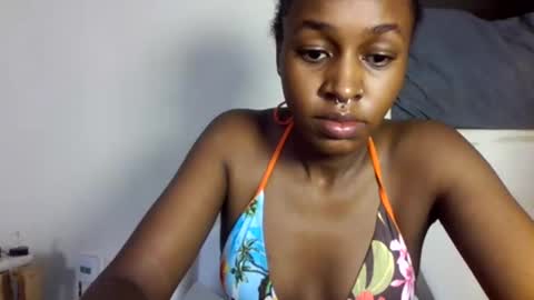 shania_sleigh online show from April 19, 2026, 1:05 am