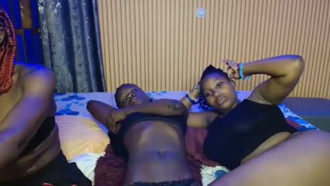 Snapshot of shaniz_shallet chatting on November 10, 2025, 5:56 pm Shaniz online show from November 10, 2025, 5:56 pm