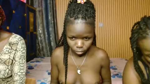 Snapshot of shaniz_shallet chatting on November 16, 2025, 3:06 pm Shaniz online show from November 16, 2025, 3:06 pm