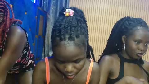 Snapshot of shaniz_shallet chatting on November 26, 2025, 5:14 pm Shaniz online show from November 26, 2025, 5:14 pm