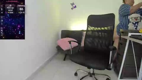 Snapshot of shannonbbw chatting on January 16, 2025, 11:27 pm SHANNONBBW online show from January 16, 2025, 11:27 pm
