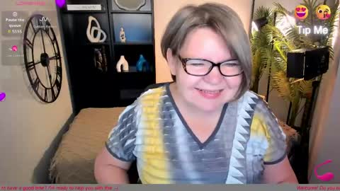 Snapshot of shannonshine chatting on May 13, 2026, 5:05 am Shannon online show from May 13, 2026, 5:05 am