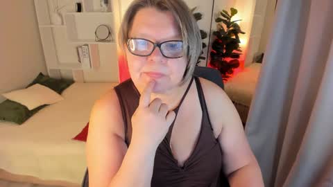 Snapshot of shannonshine chatting on May 25, 2026, 1:28 pm Shannon online show from May 25, 2026, 1:28 pm
