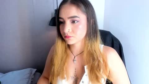 Shanntal  online show from October 6, 2025, 7:33 pm