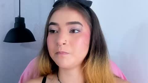 Shanntal  online show from October 8, 2025, 8:28 pm