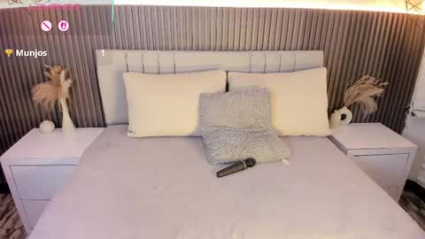 SHANON online show from October 14, 2025, 7:14 pm