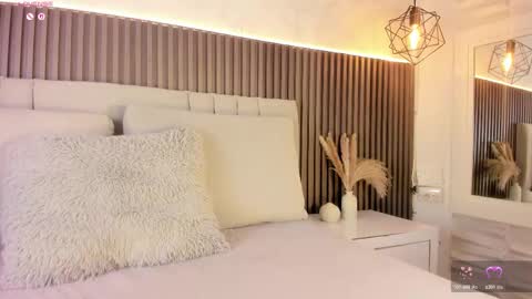 SHANON online show from October 30, 2025, 7:14 pm