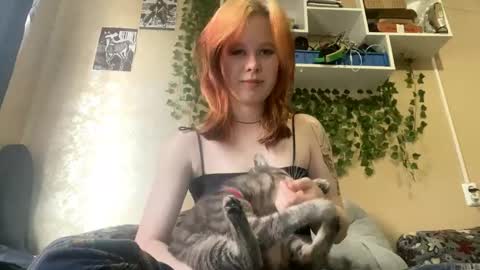 Snapshot of shantaeburleson chatting on October 17, 2025, 6:05 am Kristin online show from October 17, 2025, 6:05 am