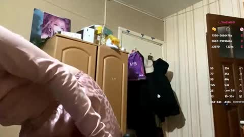 Snapshot of shantaeburleson chatting on October 29, 2025, 7:54 am Kristin online show from October 29, 2025, 7:54 am