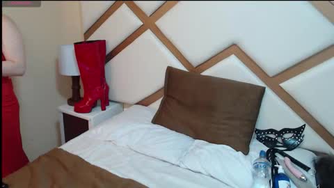 Snapshot of shantal_collinss chatting on December 1, 2025, 2:00 pm shantal_collinss online show from December 1, 2025, 2:00 pm