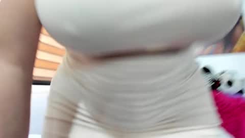 Snapshot of shantall_8 chatting on February 27, 2025, 2:43 pm karol online show from February 27, 2025, 2:43 pm