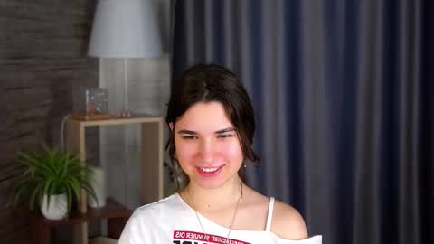 Snapshot of shapasser chatting on October 15, 2025, 1:28 am Ivy online show from October 15, 2025, 1:28 am