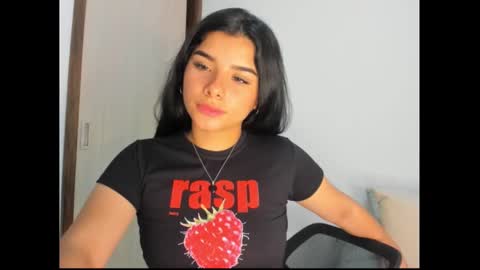 Snapshot of shara_jones chatting on March 7, 2025, 8:45 am Sara online show from March 7, 2025, 8:45 am