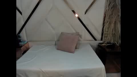 Snapshot of shara_oz chatting on February 27, 2026, 2:44 am Shara Oz online show from February 27, 2026, 2:44 am