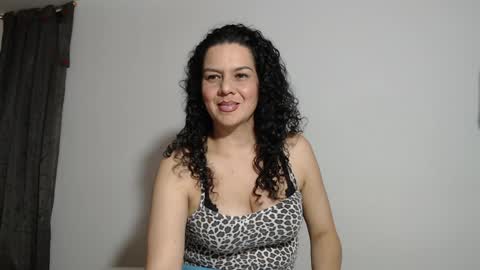 sharickleon11 online show from January 27, 2025, 1:05 am