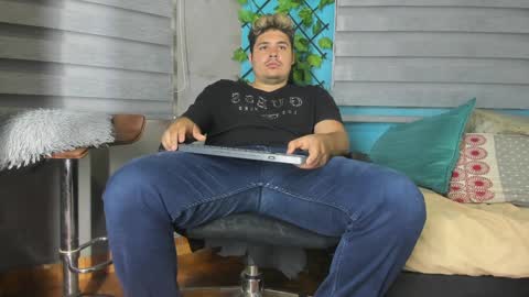 Snapshot of sharkmerlin chatting on January 7, 2025, 1:46 pm jhon deibyd online show from January 7, 2025, 1:46 pm