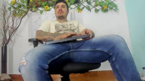 jhon deibyd online show from December 15, 2025, 3:22 am