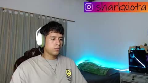 Snapshot of sharky_g chatting on October 8, 2025, 4:54 am Frqnko online show from October 8, 2025, 4:54 am