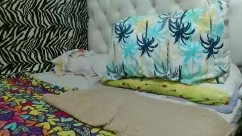 sharlot03 online show from February 7, 2025, 11:56 am