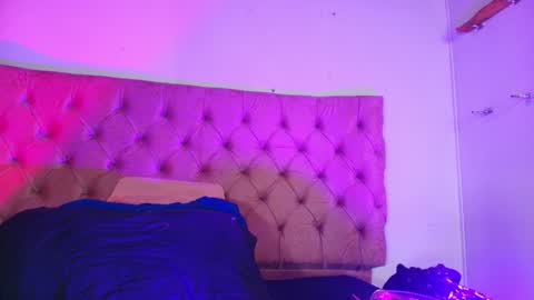 Snapshot of sharlott_kiss chatting on December 28, 2024, 12:03 pm Sharlott online show from December 28, 2024, 12:03 pm