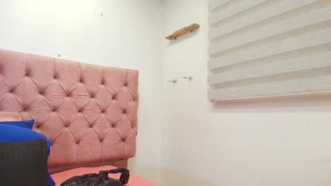 Snapshot of sharlott_kiss chatting on January 5, 2025, 11:59 am Sharlott online show from January 5, 2025, 11:59 am