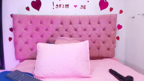 Snapshot of sharlott_kiss chatting on February 18, 2025, 11:55 am Sharlott online show from February 18, 2025, 11:55 am