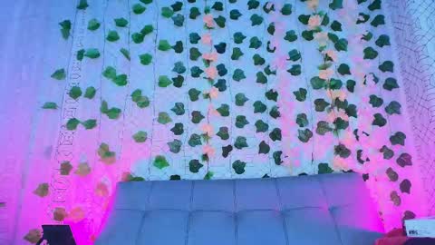 Snapshot of sharlott_kiss chatting on October 1, 2025, 3:01 am Sharlott online show from October 1, 2025, 3:01 am