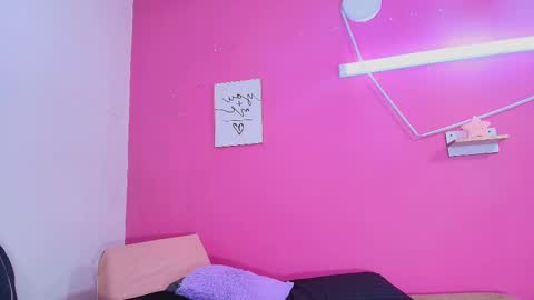 Snapshot of sharlott_kiss chatting on October 8, 2025, 3:04 am Sharlott online show from October 8, 2025, 3:04 am