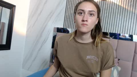 Snapshot of sharlotte__jones chatting on December 19, 2025, 2:24 pm Sara online show from December 19, 2025, 2:24 pm