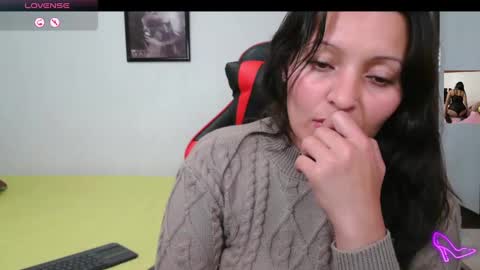 paola online show from January 24, 2025, 12:31 am