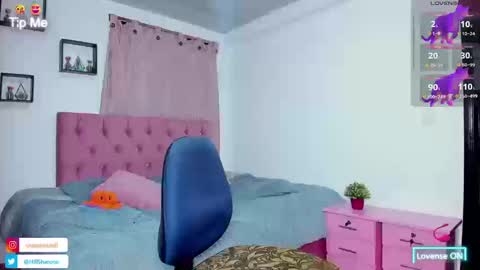 Snapshot of sharon_hill1 chatting on September 28, 2025, 12:27 am Jessica independent model online show from September 28, 2025, 12:27 am