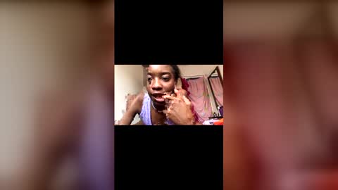 Snapshot of sharooncutee chatting on February 12, 2026, 8:48 pm online show from February 12, 2026, 8:48 pm