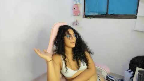 loraine online show from November 7, 2025, 3:28 am