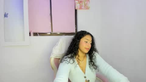 loraine online show from November 13, 2025, 5:39 am