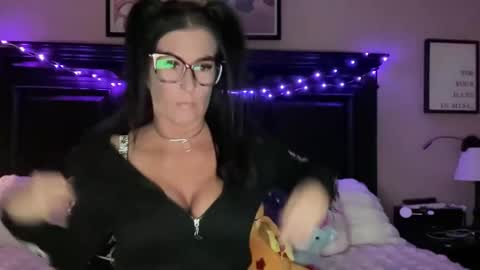 Shastababy online show from January 6, 2025, 4:23 pm