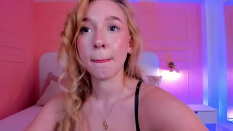 Snapshot of shatall_rouge chatting on May 12, 2026, 5:37 am Shantall online show from May 12, 2026, 5:37 am