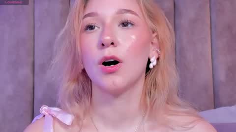 Snapshot of shatall_rouge chatting on June 15, 2026, 12:24 am Shantall online show from June 15, 2026, 12:24 am