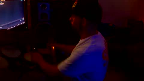 Snapshot of shawntheone3535b chatting on October 12, 2025, 4:55 am shawntheone online show from October 12, 2025, 4:55 am