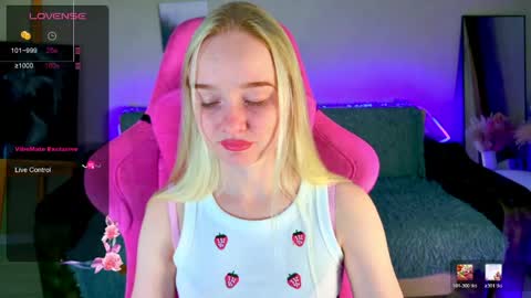 Snapshot of shawty_miia chatting on May 24, 2026, 5:18 pm shawty_miia online show from May 24, 2026, 5:18 pm