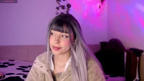 Shayla 3 online show from October 14, 2025, 9:04 pm