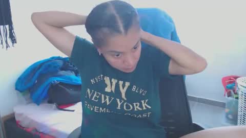 Shayna online show from June 4, 2026, 7:42 pm