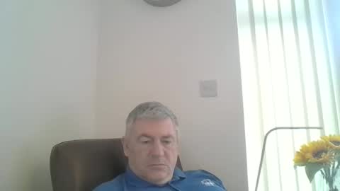 Snapshot of she52 chatting on January 15, 2025, 9:02 am she52 online show from January 15, 2025, 9:02 am