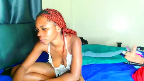 Snapshot of shee13 chatting on October 15, 2025, 2:22 am shee13 online show from October 15, 2025, 2:22 am