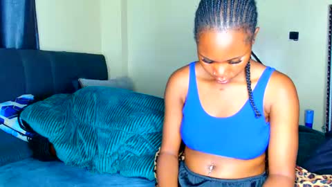 Snapshot of shee13 chatting on November 29, 2025, 4:59 am shee13 online show from November 29, 2025, 4:59 am