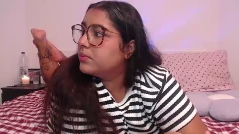 Snapshot of sheeylaroee chatting on July 6, 2026, 8:00 am Heidy online show from July 6, 2026, 8:00 am