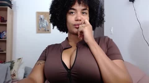 Snapshot of sheilamakano70 chatting on February 19, 2025, 11:25 pm Sheila Makano online show from February 19, 2025, 11:25 pm